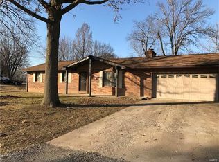 304 Arrowhead Dr, Troy, IL