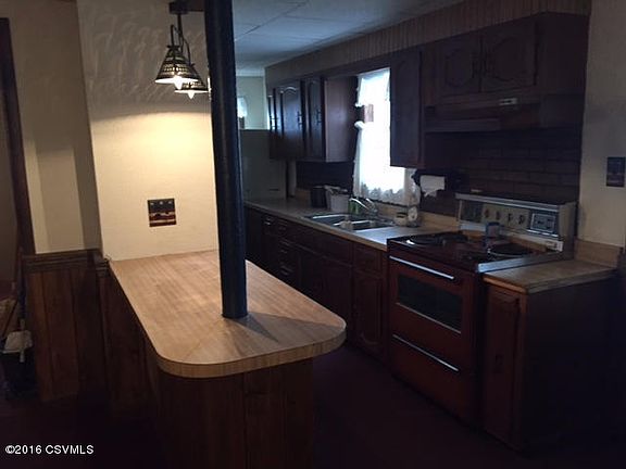 Family Room to Kitchen