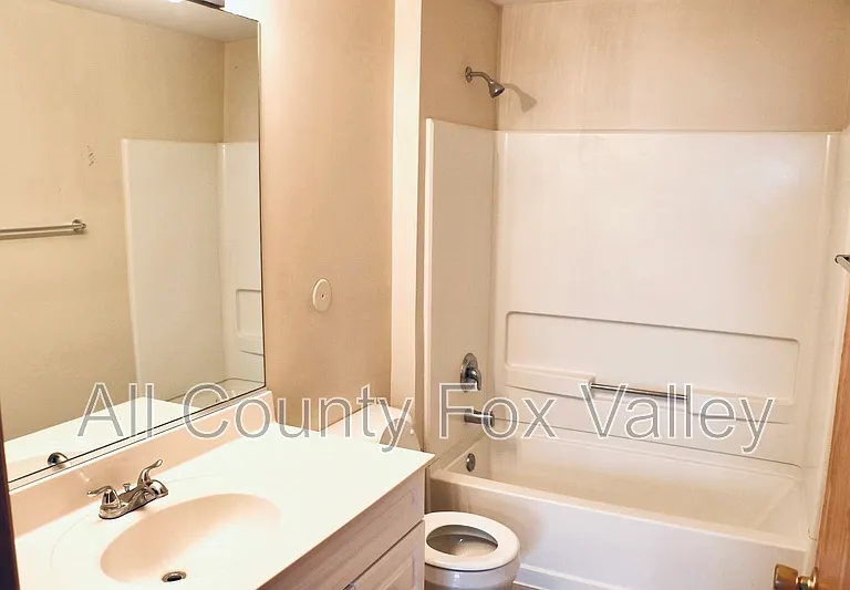 1207 Silverstone Dr — Photo 9