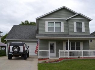 418 18th St N, Moorhead, MN 56560