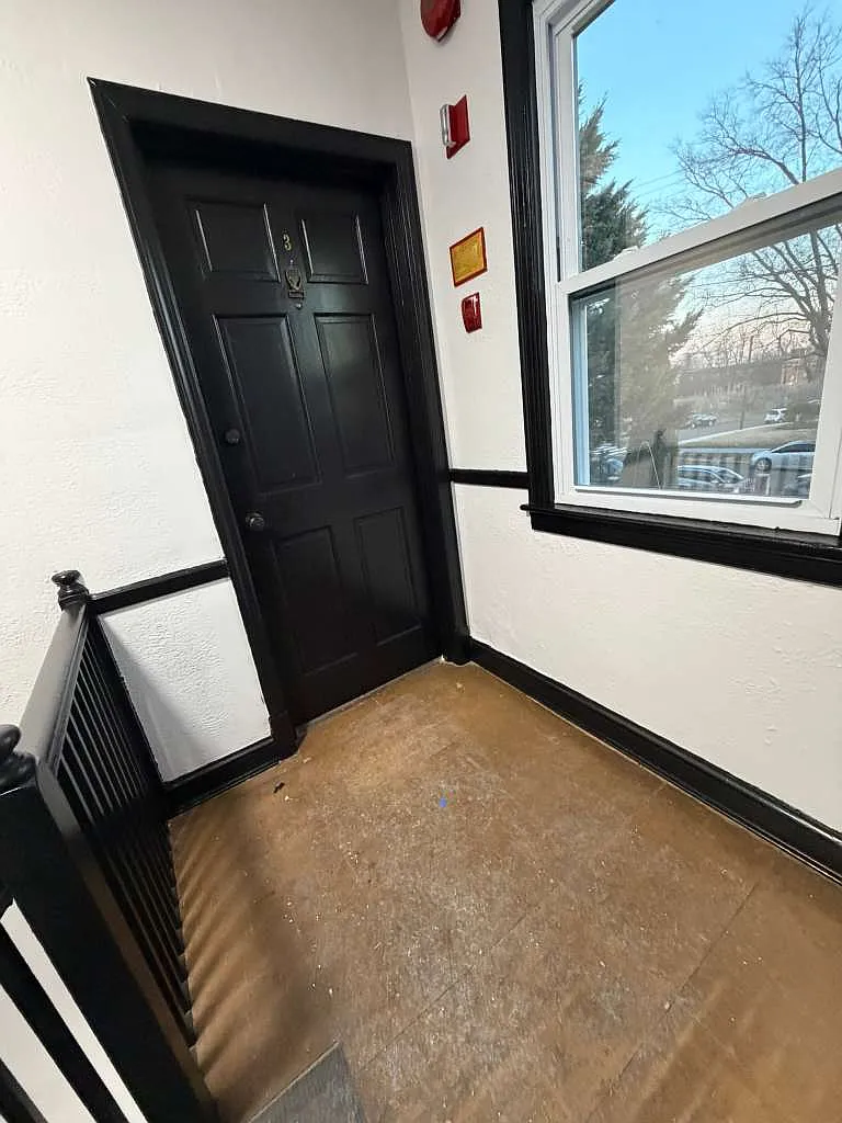 4 bed, 882 sqft, $2,300 — Photo 4