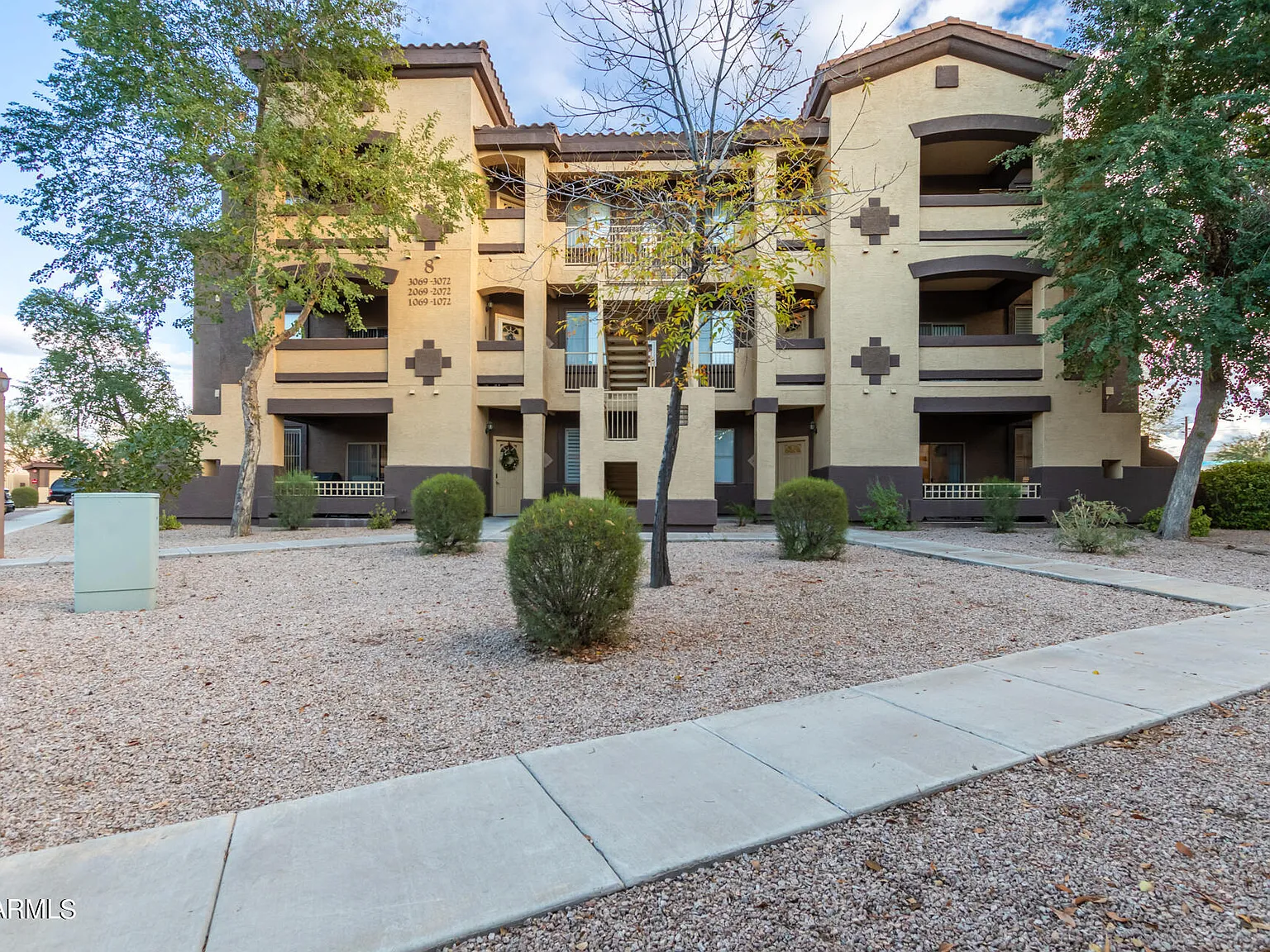 3 bed, 2.0 bath, 1268 sqft, $2,500 — Photo 2