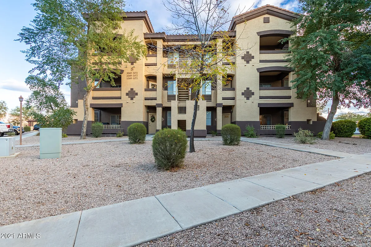 Building Photo - 10136 E Southern Ave #1071