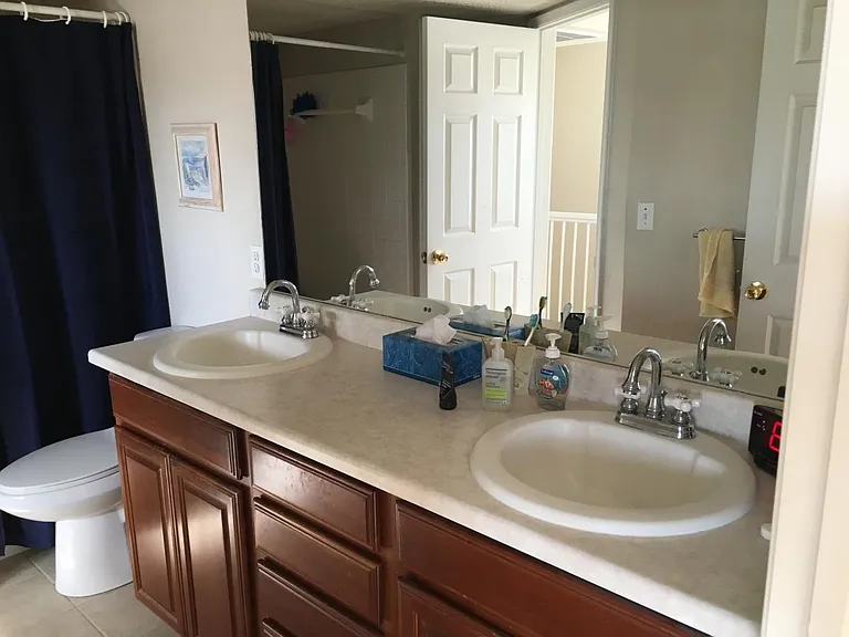 3rd floor full bathroom with soaking tub