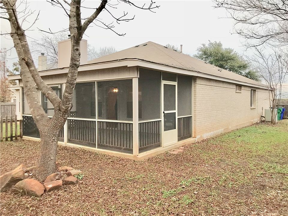 1st image of 1913 Timberwood Dr