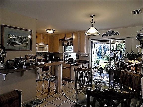 3rd image of 1607 SW Sylvester Ln