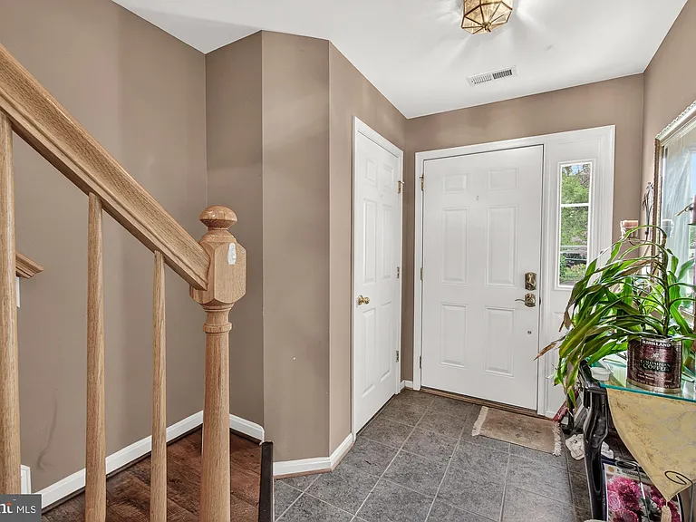 2572 Carrington Way — Photo 4