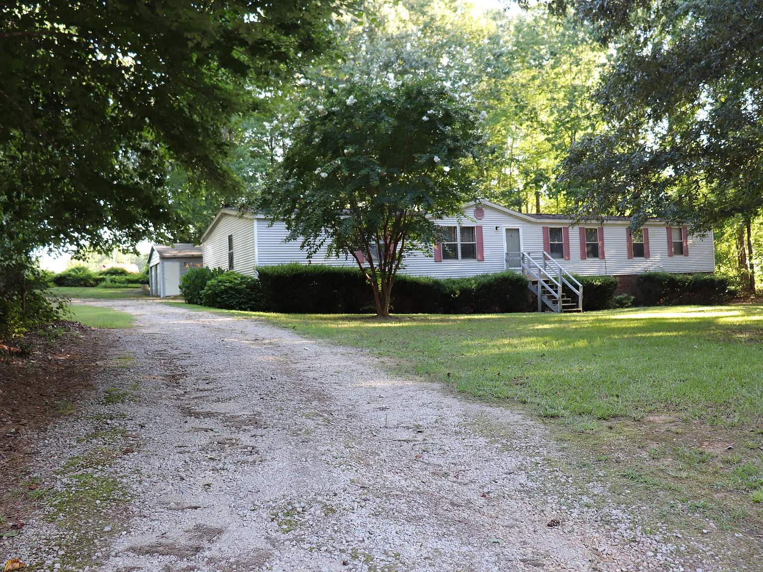 4 bed, 2052 sqft, $1,995 — Photo 2