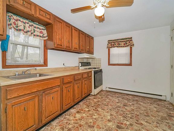 5th image of 36 Bonny Dr