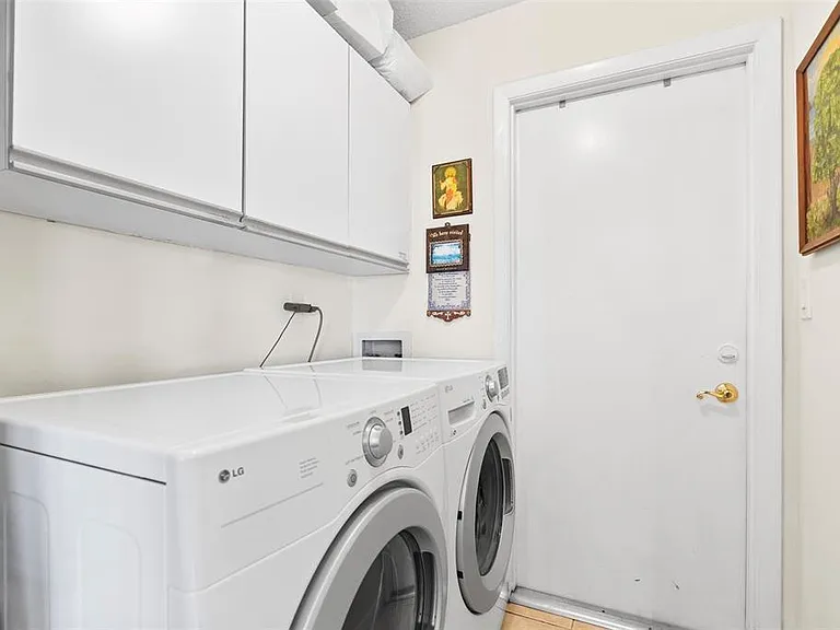 9505 Aegean Dr — Photo 34