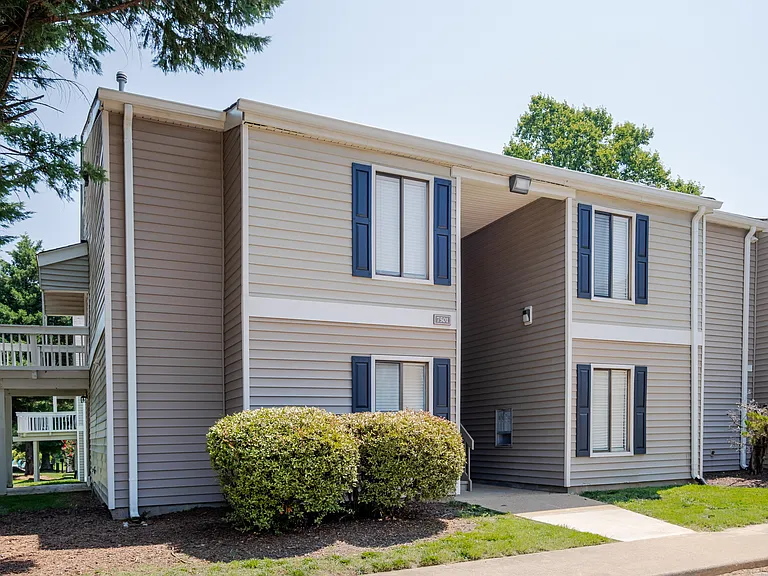 Chesterfield Village — Photo 26