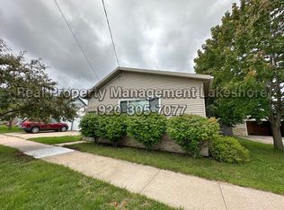 511 W 10th Ave, Oshkosh, WI 54902