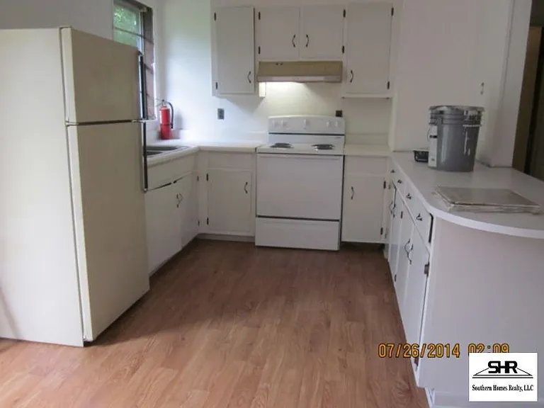 671 E Olive Rd #9 — Photo 2