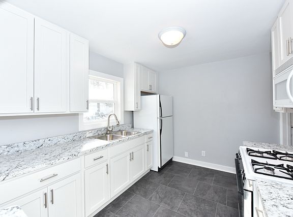 2nd image of 2322 Edina Blvd