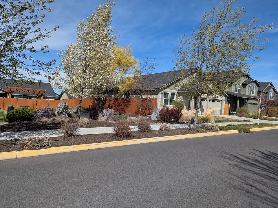 3667 SW Pumice Stone Ave