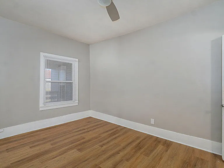 252 Commercial St #B — Photo 9
