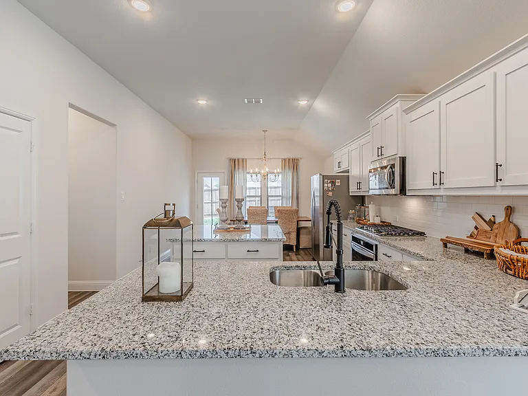 227 Hawthorn Dr — Photo 4