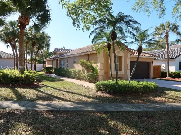 1026 NW 170th Ave, Pembroke Pines, FL 33028