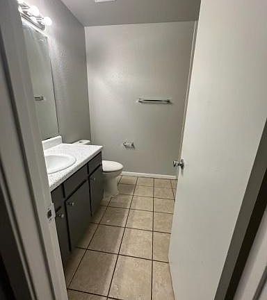 4th image of 2967 Loving Ave #2967
