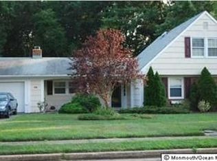 39 Cressida Dr, Old Bridge, NJ 08857