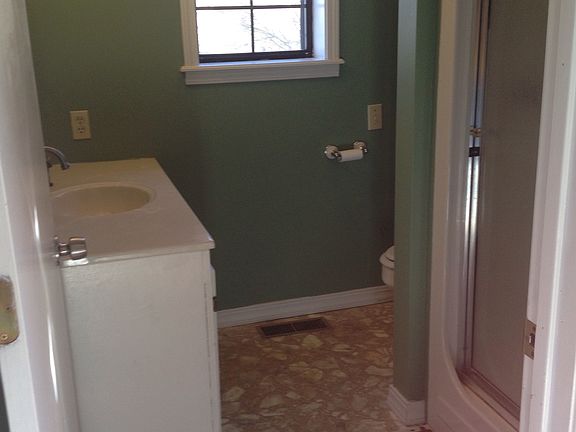 4th image of 307 Pritchard St