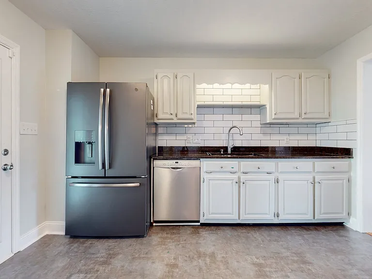 1504 Potter Dr — Photo 13