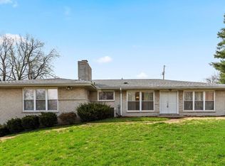 9443 Oakwood Manor Ln, Saint Louis, MO
