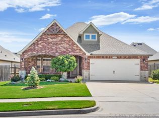 12905 S 5th St, Jenks, OK 74037