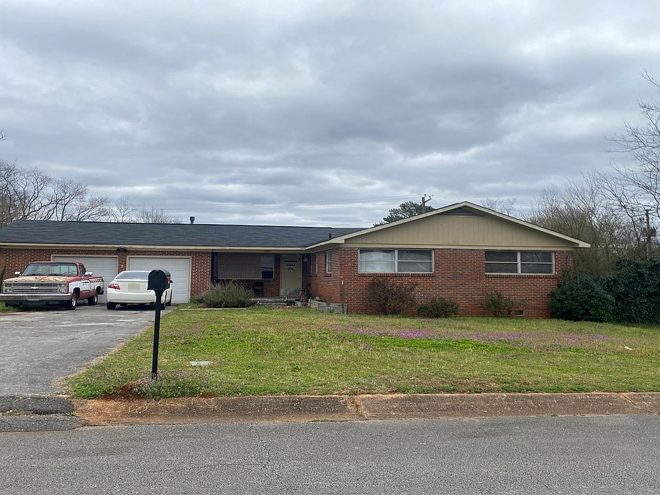 1st image of 2402 Crestwood Dr SW