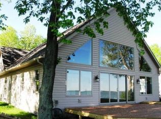 1334 S Dubbert Rd, Pt Clinton, OH 43452