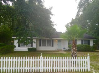 612 Pineview Ct, Hinesville, GA 31313
