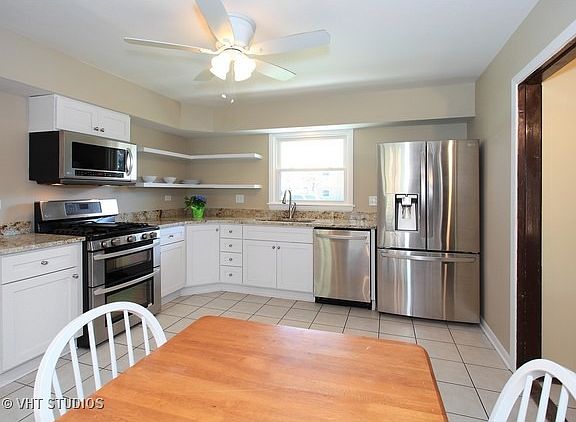 3rd image of 915 Brookside Ln