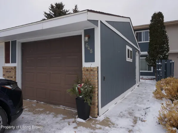 648 28th St W, Dickinson, ND 58601