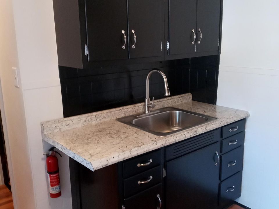 Kitchen 1, mosaic backsplash to come