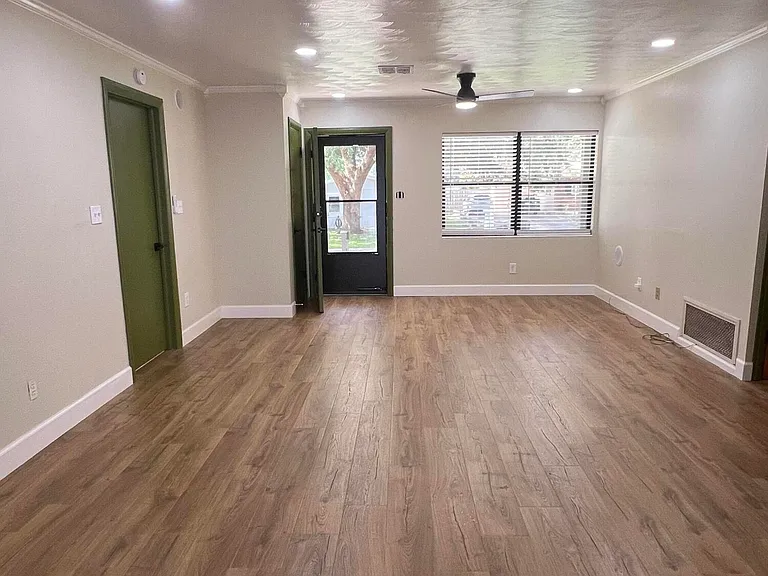 730 Glade Rd — Photo 24