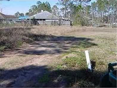 1st image of 8 Lakeview Dr