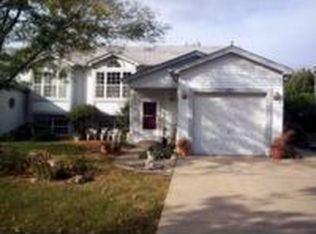 157 Meadows Dr, Sugar Grove, IL 60554