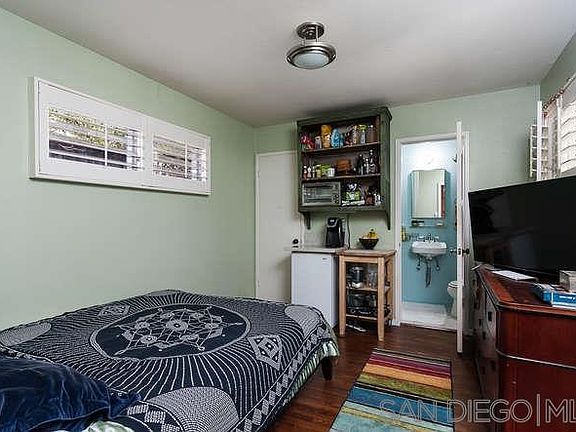 2nd image of 7157 Eads Ave