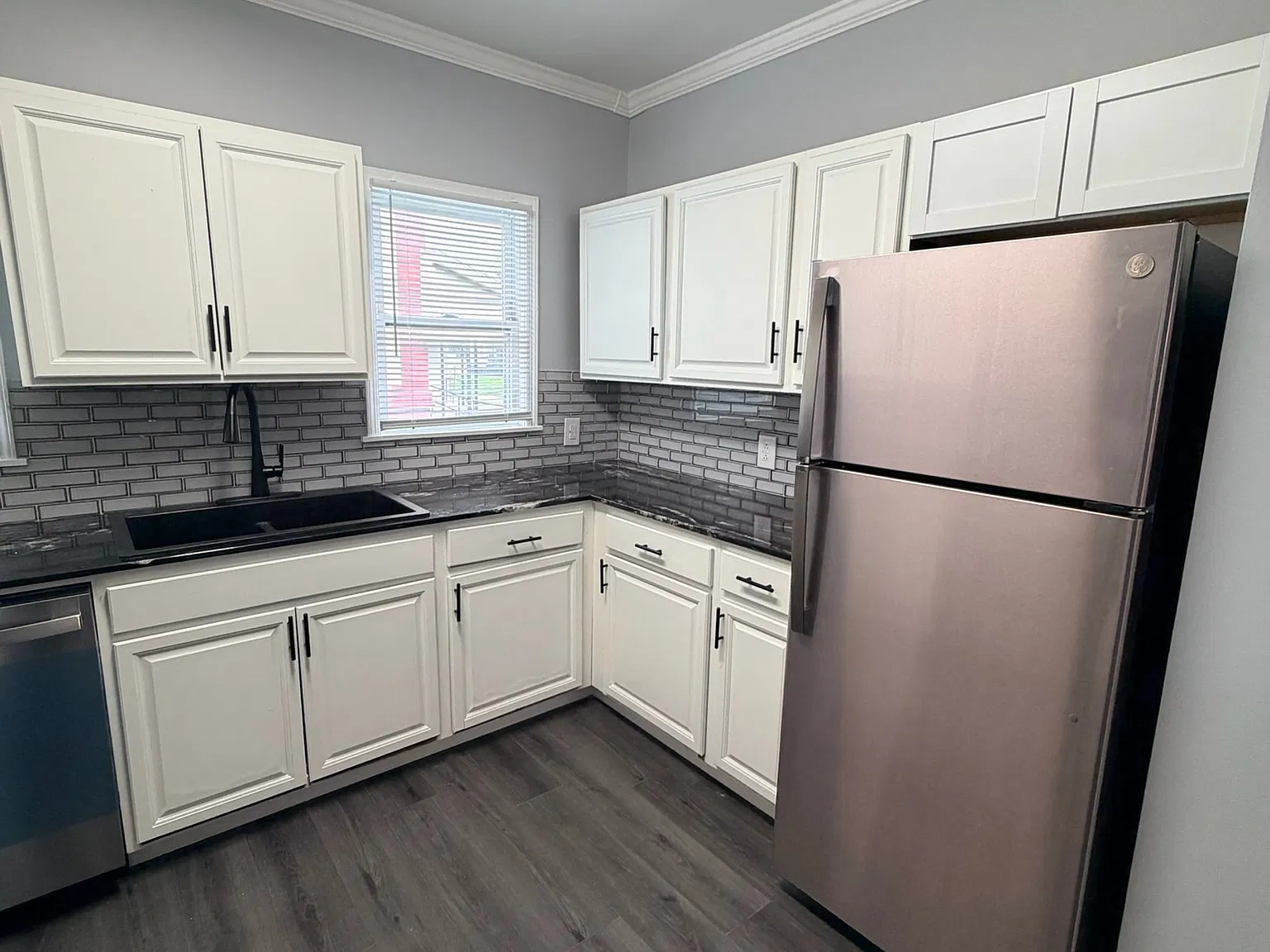 208 Westcott St — Photo 3