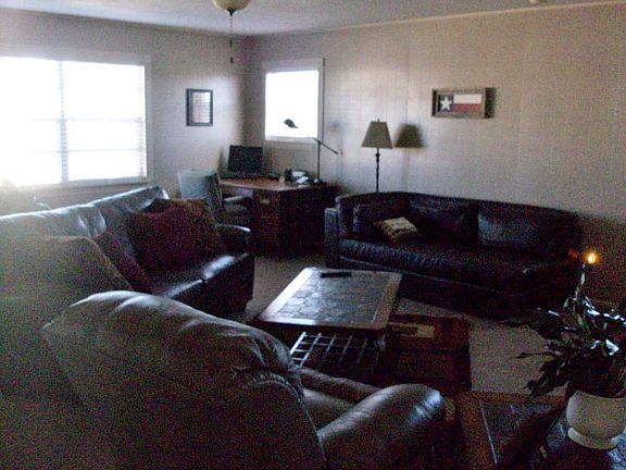 3rd image of 4600 Wilshire Dr