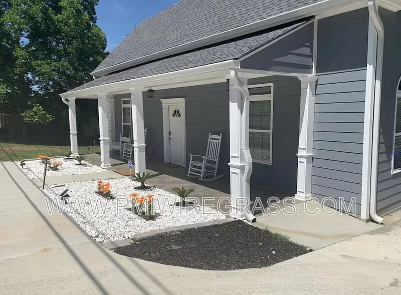 3 bed, 2.0 bath, 1770 sqft, $1,925 — Photo 2