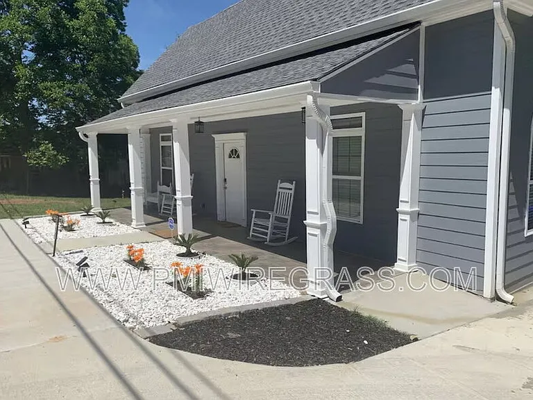 217 Orion St — Photo 2