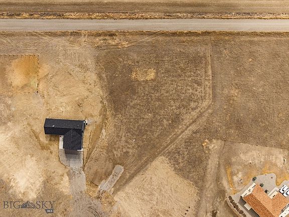 2nd image of 4 Saddle View Cir