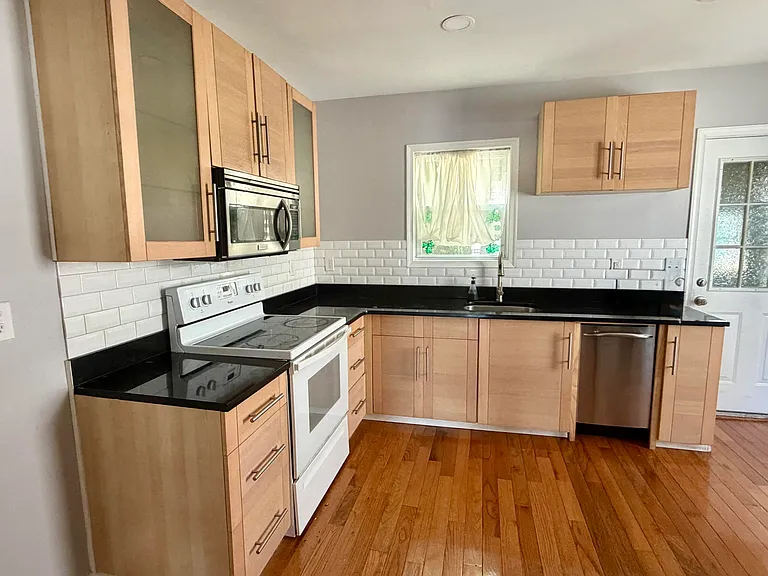 530 Myrtle St #1 — Photo 5