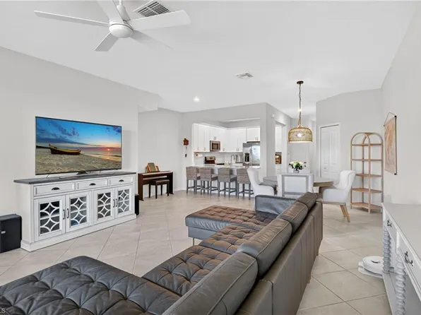 2821 Citrus ST, NAPLES, FL 34120