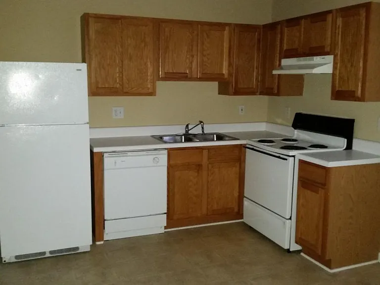 252 Newcomb St #327 — Photo 3