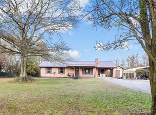 3685 Settingdown Rd, Cumming, GA 30028