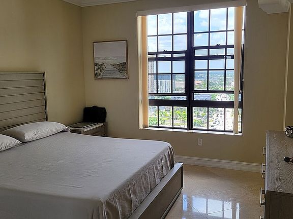 4th image of 701 S Olive Ave APT 1225