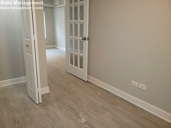 4th image of 3240 W Sunnyside Ave #B
