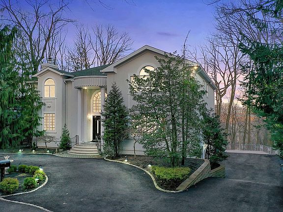 2nd image of 29 Annfield Ct